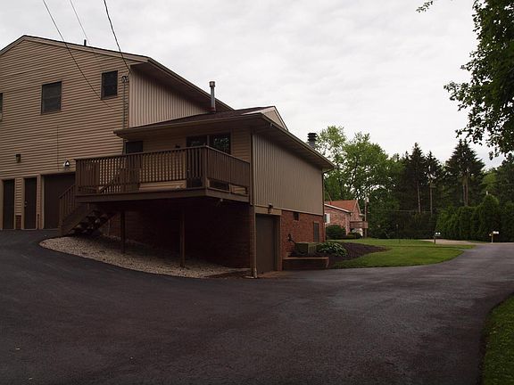 Both garages and outdoor living space