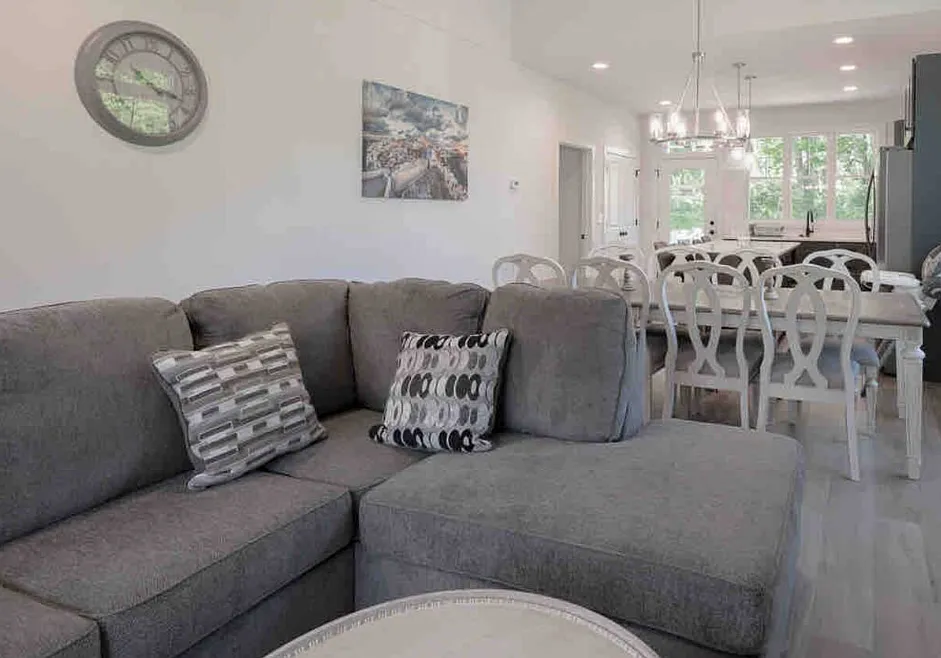 5 bed, 3.5 bath, 2843 sqft, $7,500 — Photo 4