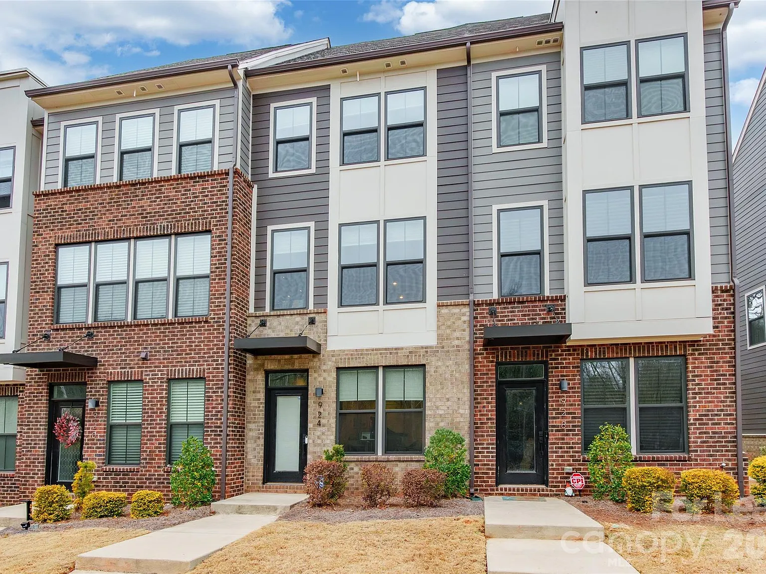 4 bed, 3.5 bath, 1869 sqft, $2,750 — Photo 2