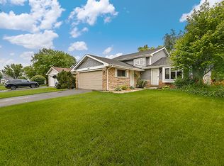 1610 Hinterlong Ln, Naperville, IL 60563