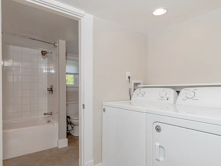 381 Main St — Photo 18