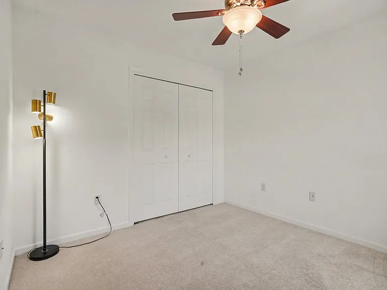 5050 Mendenhall Dr — Photo 16