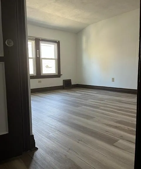 1216 W 31st St #B — Photo 3