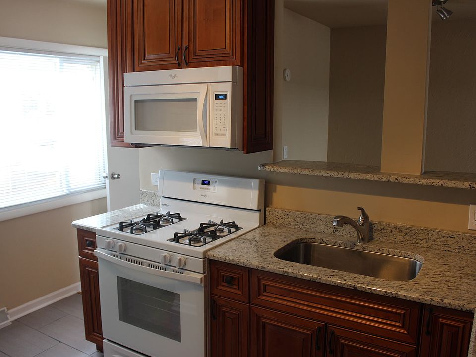 1st image of 1476 Willow Ave