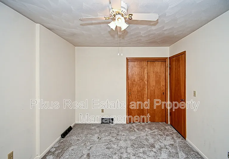 3300 Lake Center St NW — Photo 7