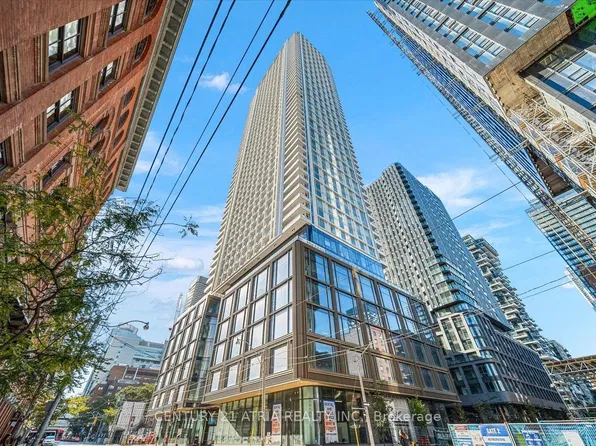 88 Queen St E #2701, Toronto, ON M5C 0B6