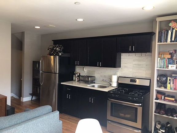 3rd image of 627 Van Buren St #1