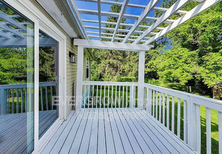 9518 Bent Brook Dr — Photo 25
