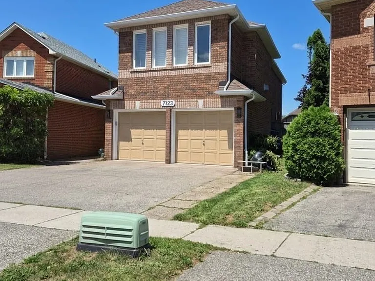 7123 Spyglass Cres — Photo 2