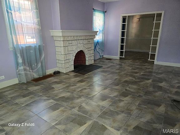 5th image of 5015 Dewey Ave