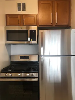 Rented by Starts New York Realty LLC | media 27