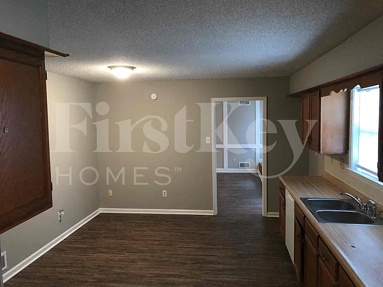 5015 Hickory Bark Dr — Photo 7