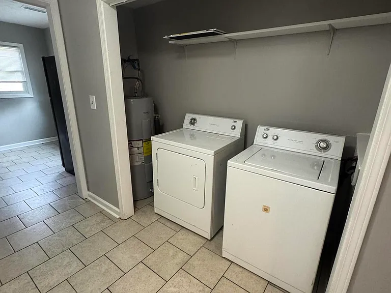 605 Harry St — Photo 7
