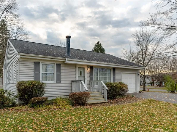 2 McMahon Pl, Liverpool, NY 13090