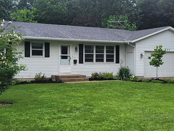 2nd image of 711 Hazen St