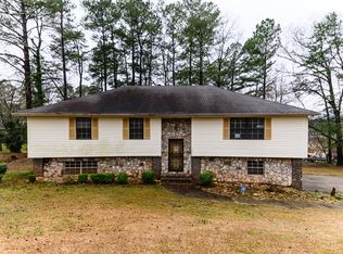 2220 Timberlane Dr, Bessemer, AL 35022