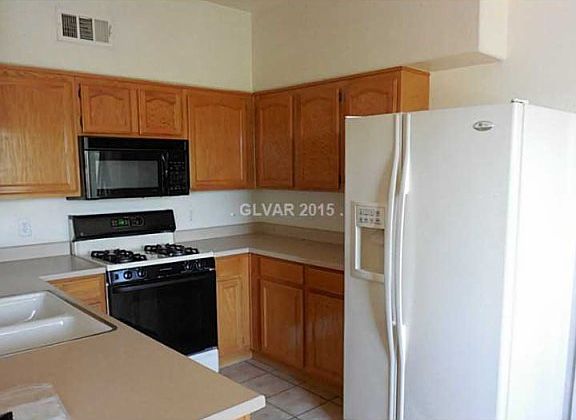 4th image of 3400 Cabana Dr Unit 2013