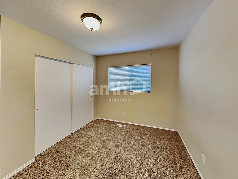 190 E 1325 N — Photo 14