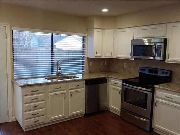2nd image of 1113 W Spring Creek Pkwy