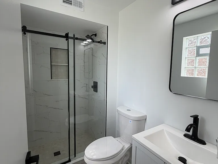 5819 W Higgins Ave #2D — Photo 21