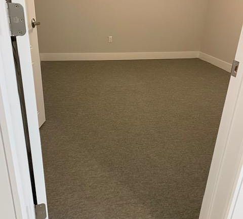 5th image of 949 Ionia Ave Floor 2