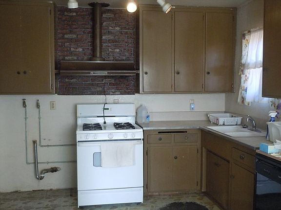 5th image of 940 Park Ave