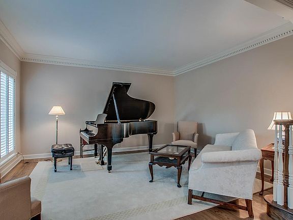 3rd image of 108 The Commons Dr