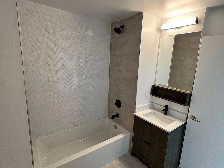8888 Yonge St #212 — Photo 9