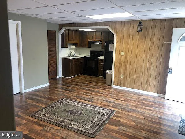 18 N Pearl St photo 1