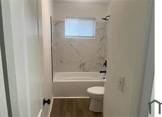 2319 N Parker Ave — Photo 13