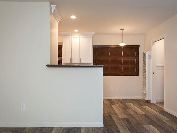 5th image of 1038 Turquoise St APT 10