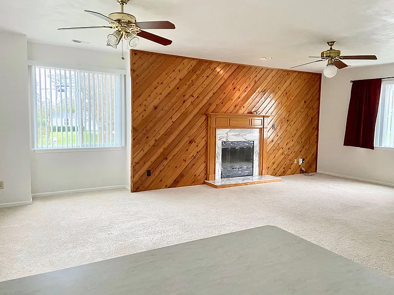 2300 Paragon Ct — Photo 3