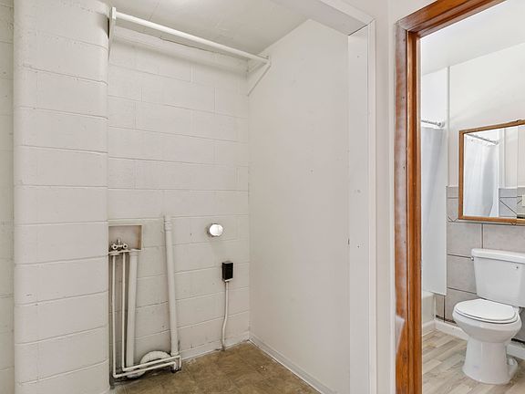 5th image of 428 Basin St NW