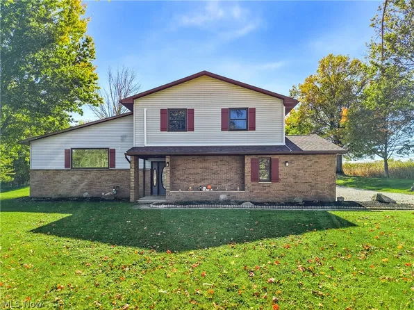 1403 E Easton Rd, Creston, OH 44217