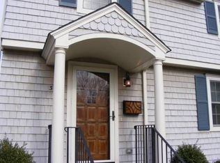 301 Catherine Ter, Fairfield, CT 06824