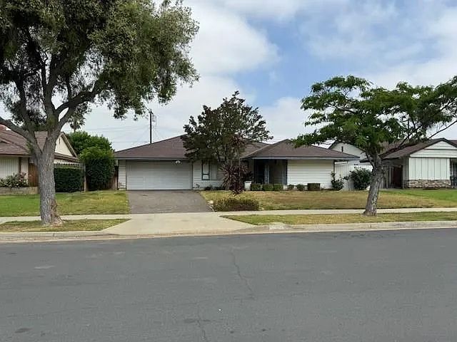 1st image of 431 Rushmore Dr