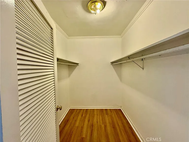 1712 Walnut St — Photo 10