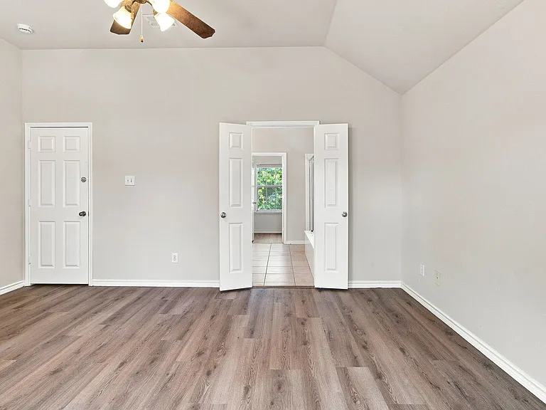 8009 Riverwalk Trl — Photo 26