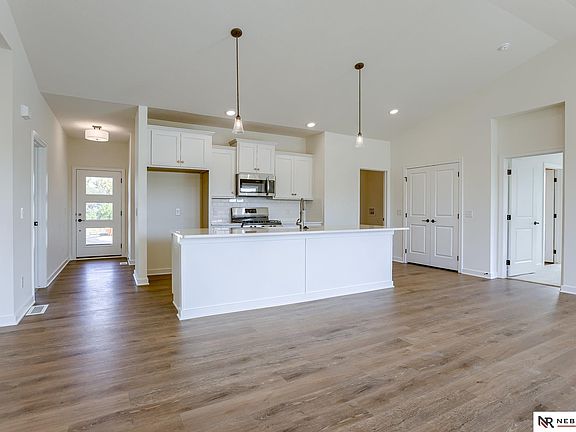 4th image of 11338 Portage Cir