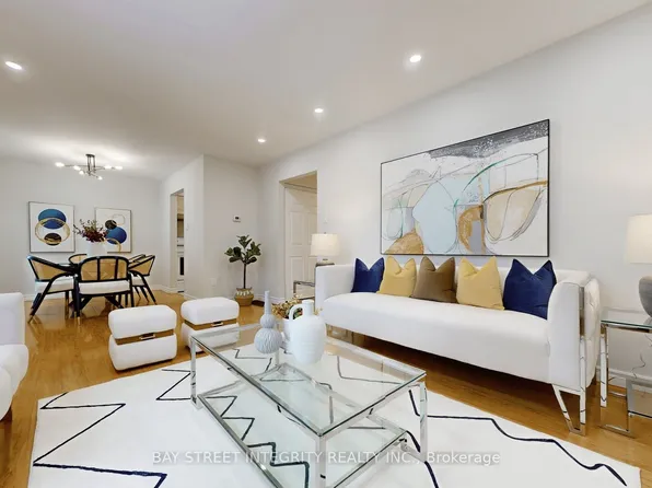 493 Sandford St, Newmarket, ON L3Y 5E2