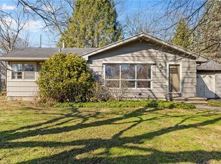 9 Woodcrest Dr, Rochester, NY 14625