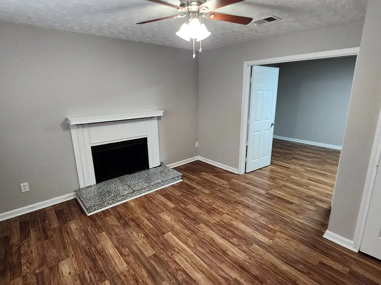 2305 Wilkins Cv — Photo 11