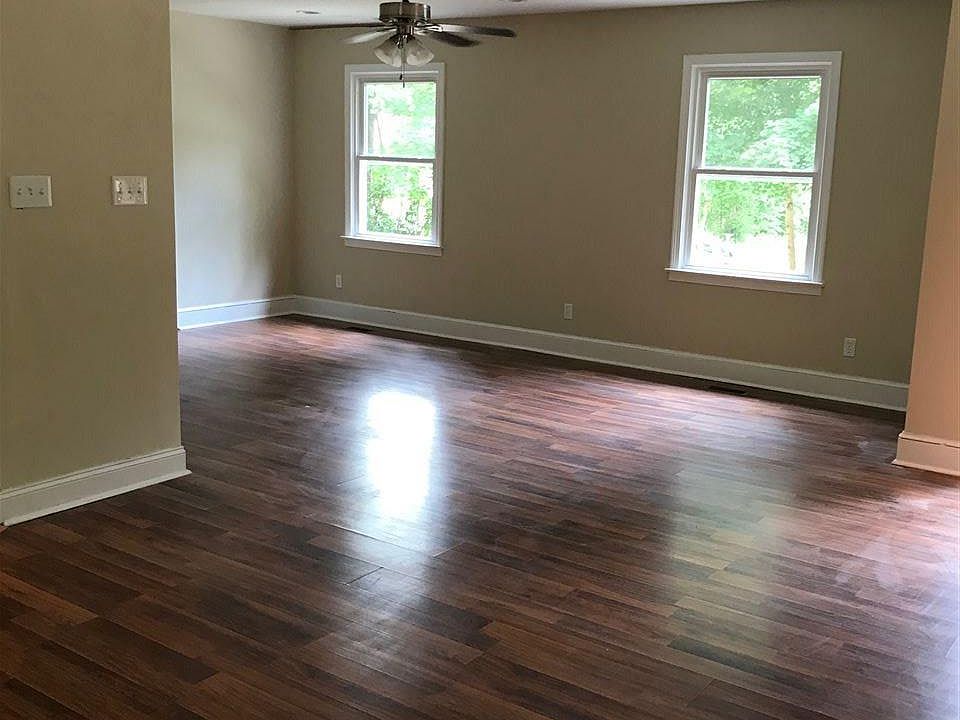 2nd image of 204 Dogwood Dr