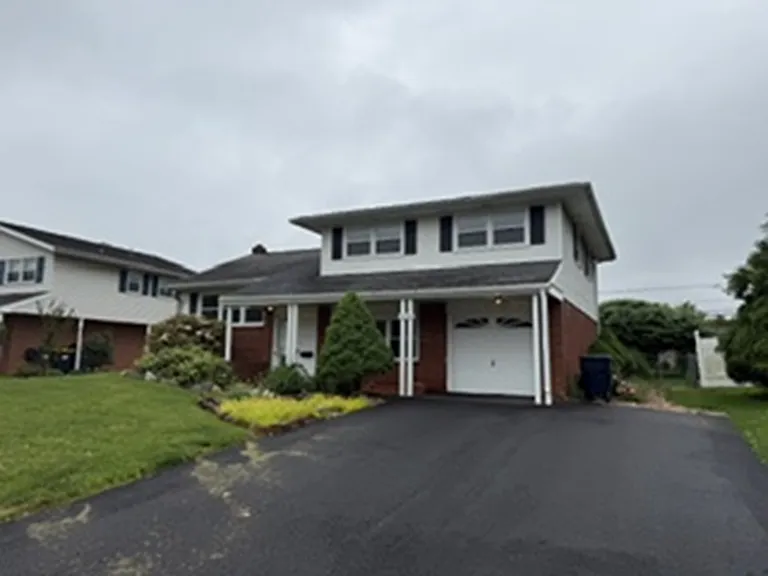 1110 McKennans Church Rd — Photo 1
