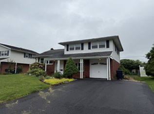 1110 McKennans Church Rd, Wilmington, DE 19808
