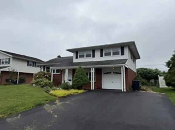 1110 McKennans Church Rd, Wilmington, DE 19808