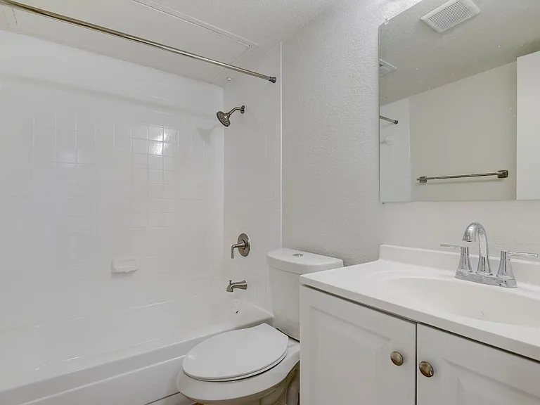 Moser Gardens Apartments — Photo 24