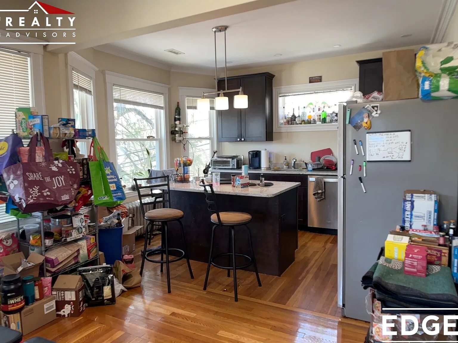 5 bed, 1800 sqft, $4,900 — Photo 2
