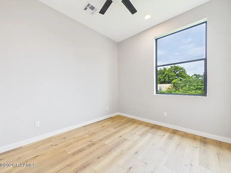 1120 S Washington St #101&201 — Photo 37