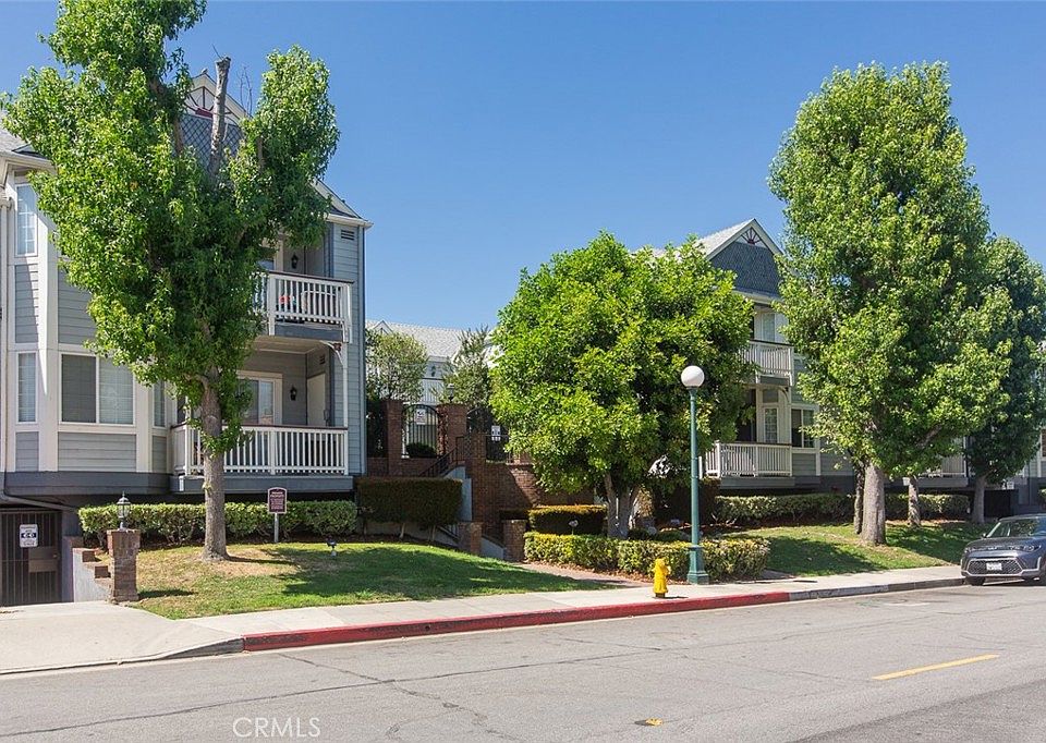 1st image of 182 W Lemon Ave #B